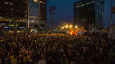Festival attendees in downtown Raleigh at Hopscotch Music Festival