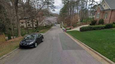 Cobblestone Ct without sidewalk