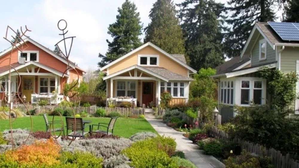 small one-story cottage with pitched roof